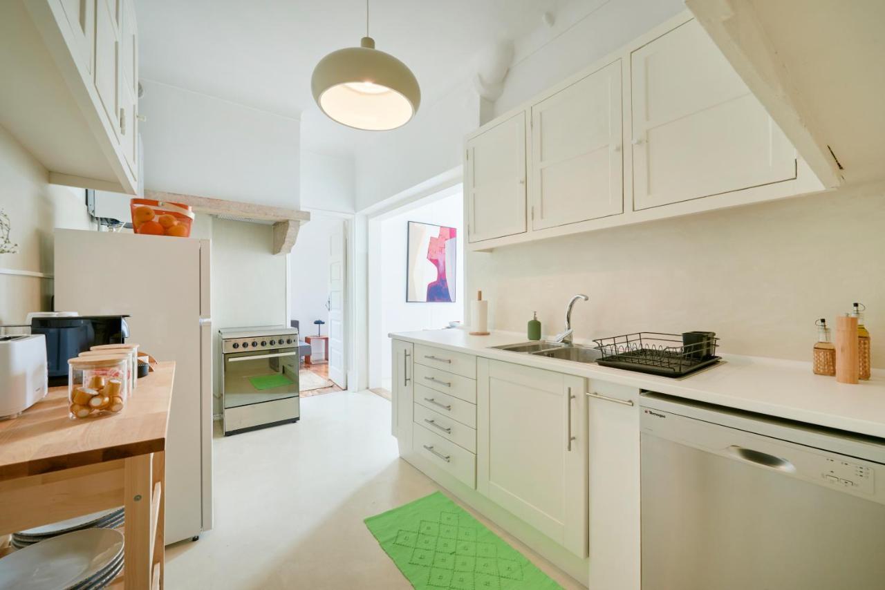 Light-Filled & Renovated Apartment, By Timecooler Lisboa Eksteriør bilde