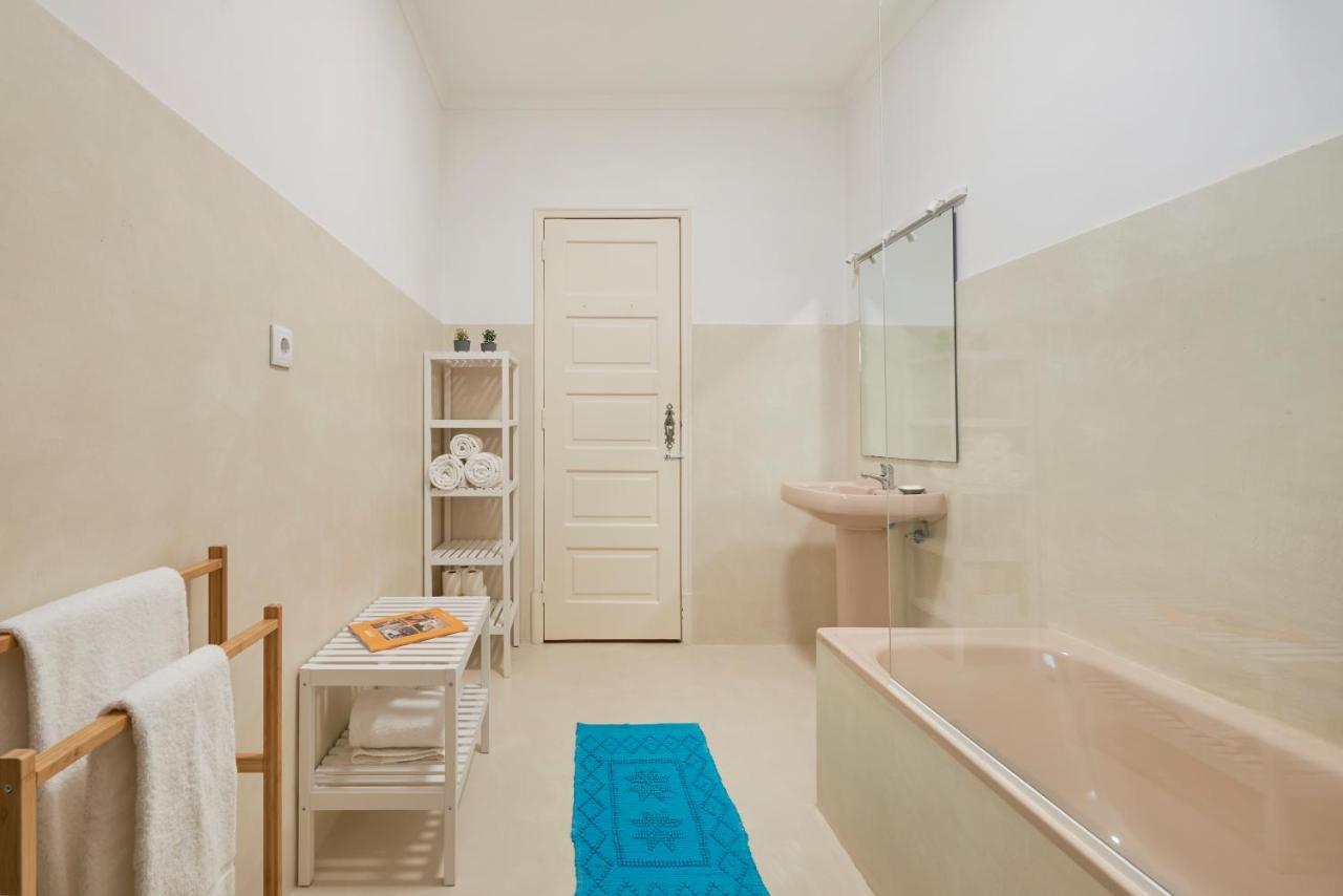 Light-Filled & Renovated Apartment, By Timecooler Lisboa Eksteriør bilde