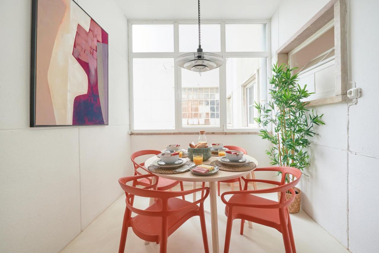 Light-Filled & Renovated Apartment, By Timecooler Lisboa Eksteriør bilde